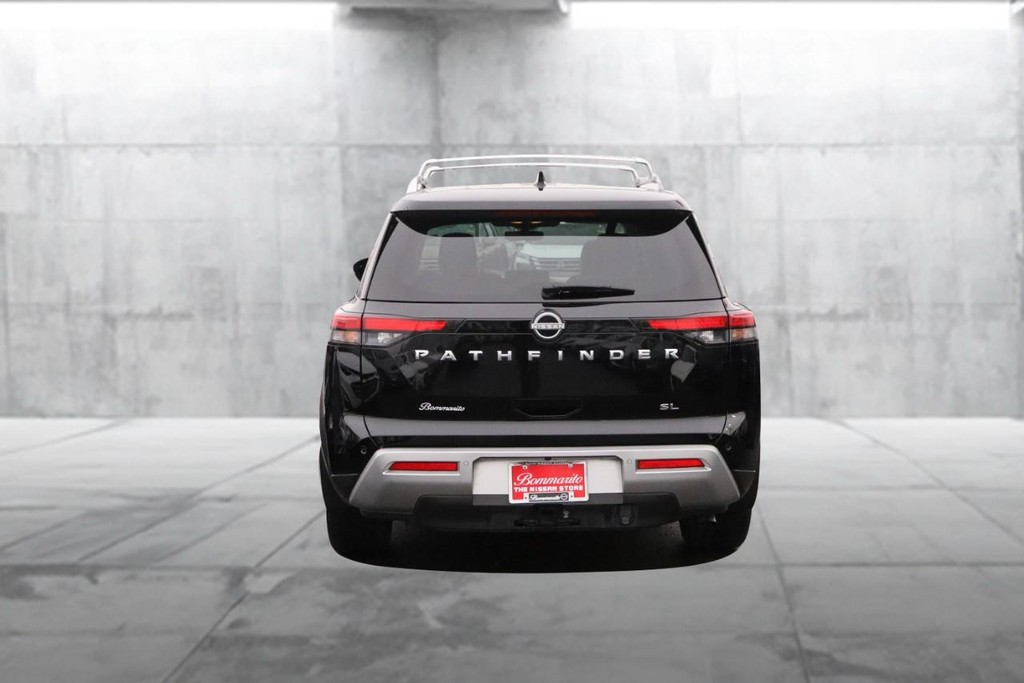 Nissan Pathfinder Vehicle Image 06