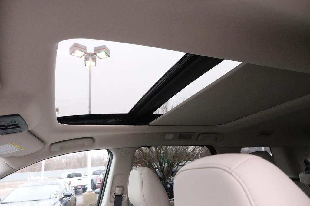 Nissan Pathfinder Vehicle Image 09