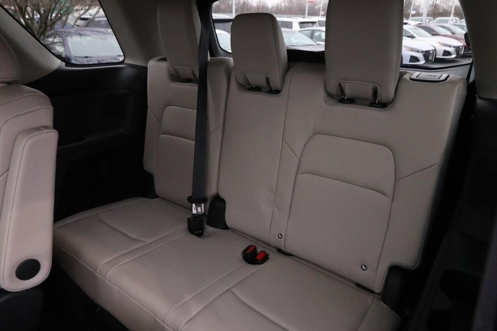 Nissan Pathfinder Vehicle Image 12