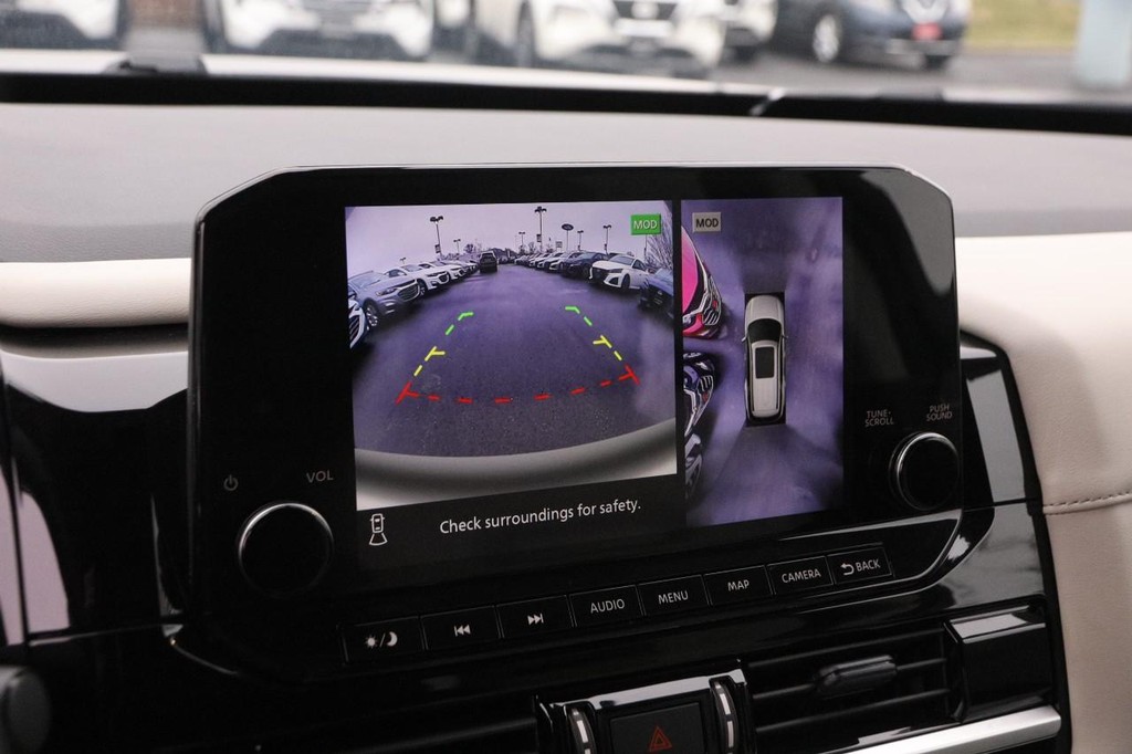 Nissan Pathfinder Vehicle Image 20