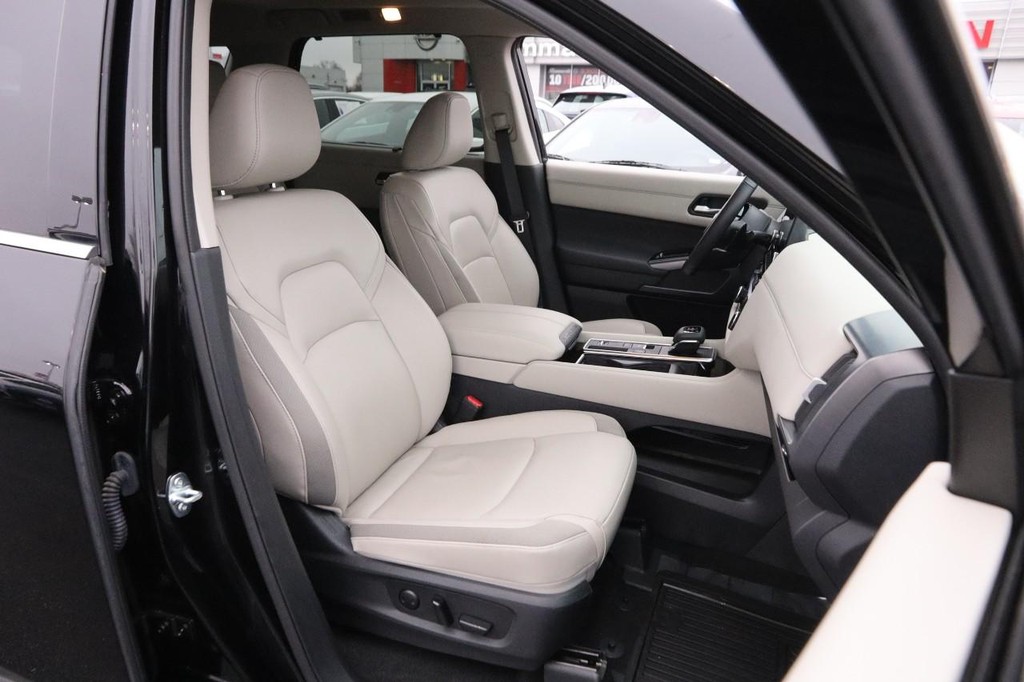 Nissan Pathfinder Vehicle Image 30