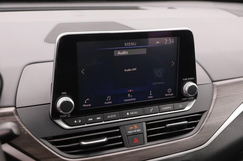 Nissan Altima Vehicle Image 15