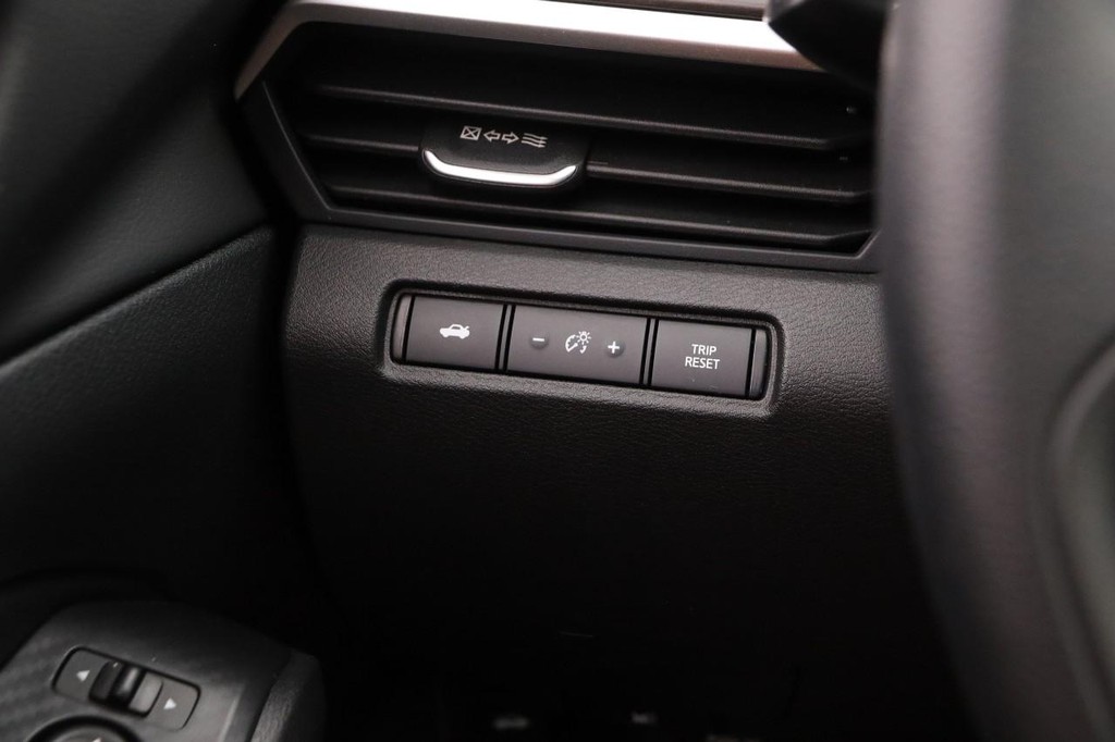 Nissan Altima Vehicle Image 18