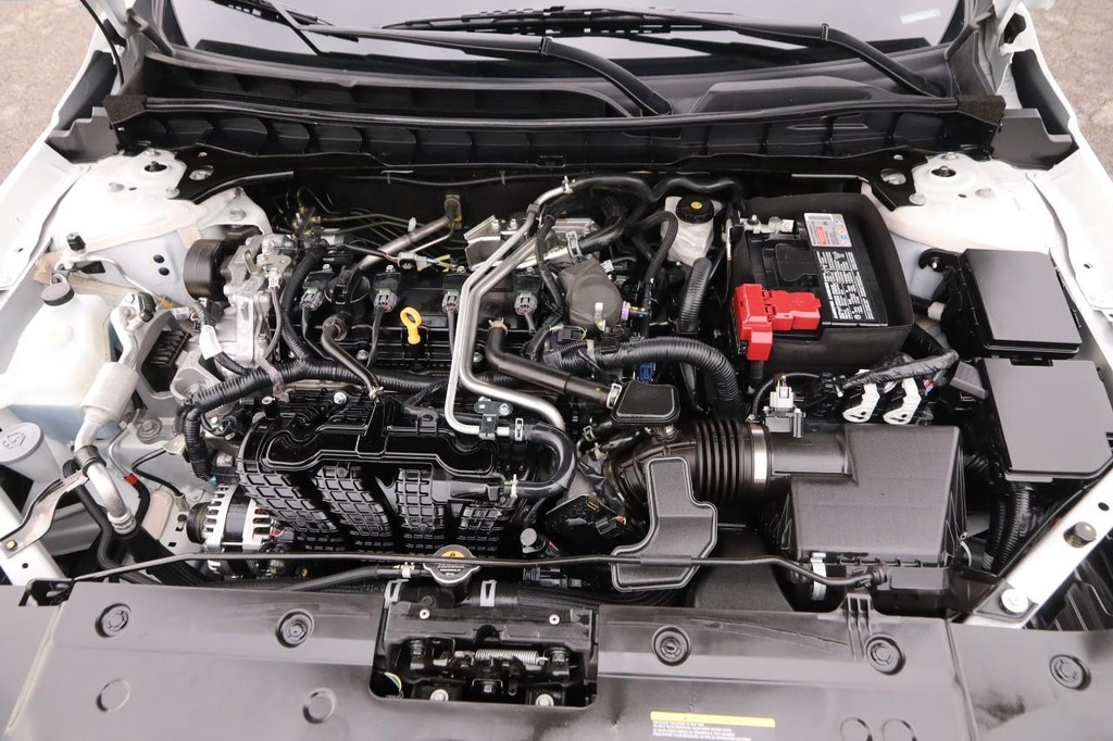 Nissan Altima Vehicle Image 25