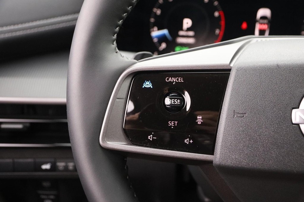 Nissan Murano Vehicle Image 12