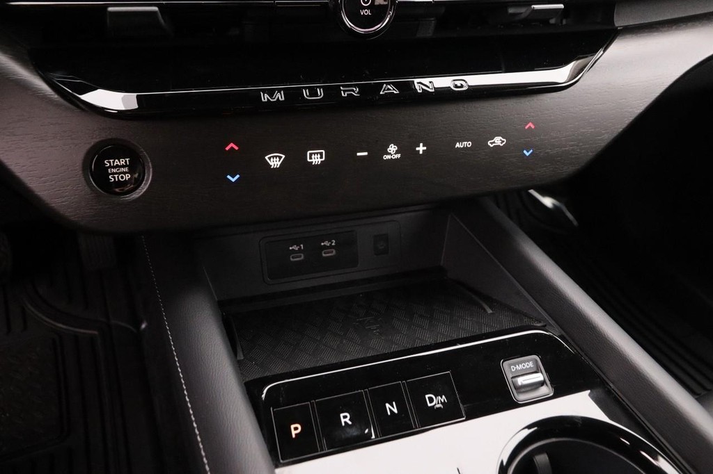 Nissan Murano Vehicle Image 18