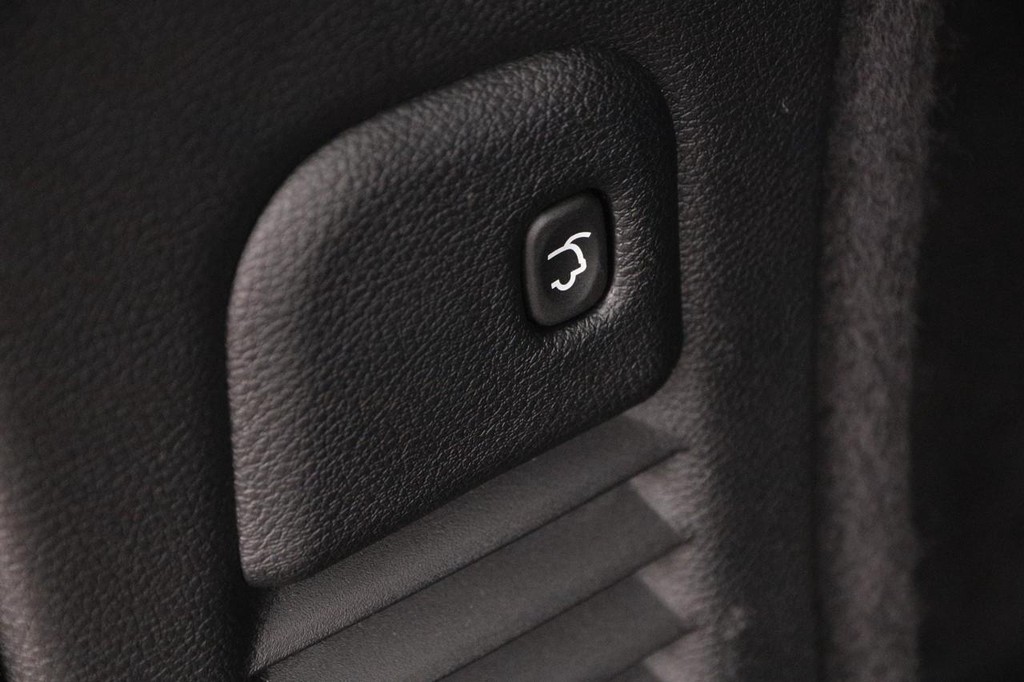 Dodge Durango Vehicle Full-screen Gallery Image 08