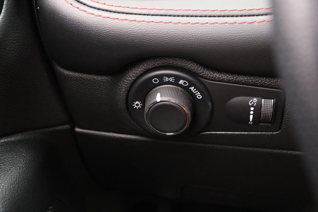 Dodge Durango Vehicle Full-screen Gallery Image 21