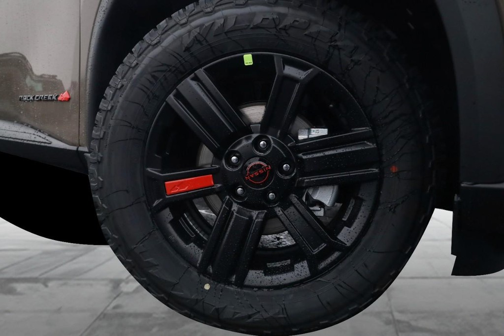 Nissan Rogue Vehicle Image 03