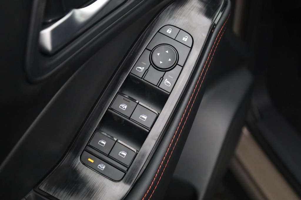 Nissan Rogue Vehicle Image 11