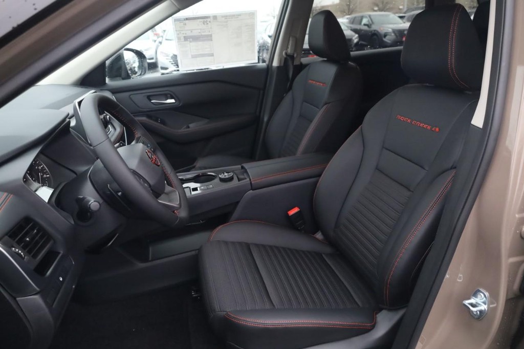 Nissan Rogue Vehicle Image 20