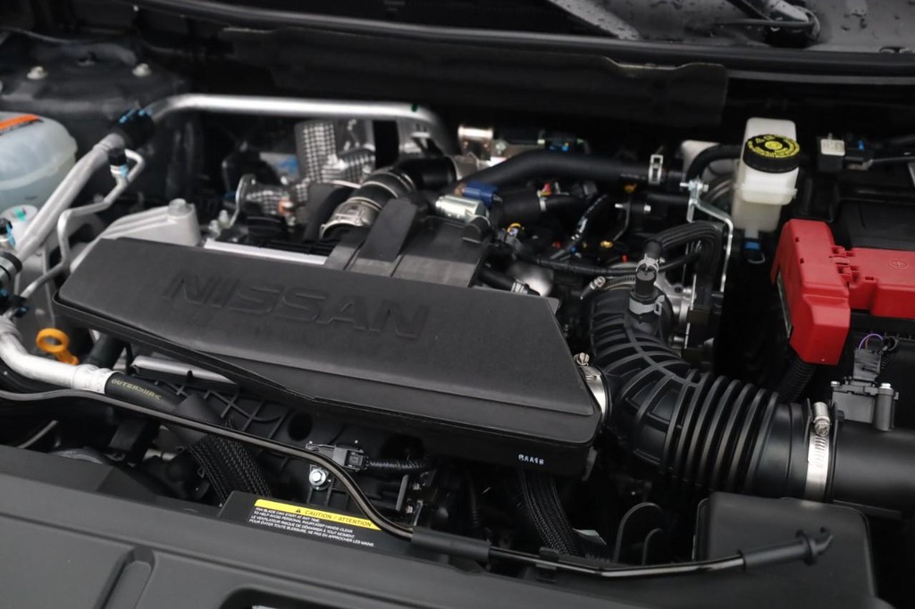 Nissan Rogue Vehicle Image 24