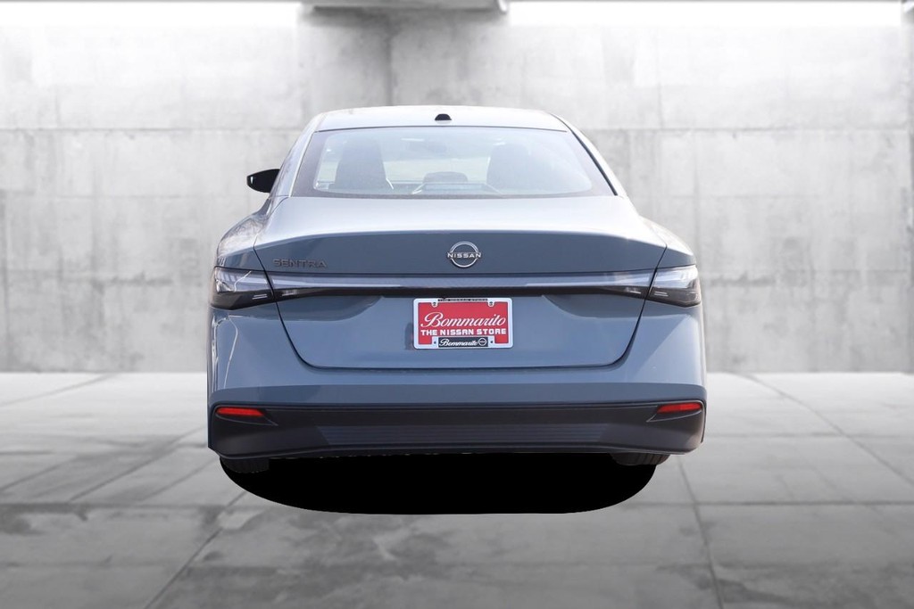 Nissan Sentra Vehicle Image 06