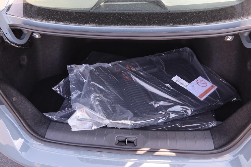 Nissan Sentra Vehicle Image 07