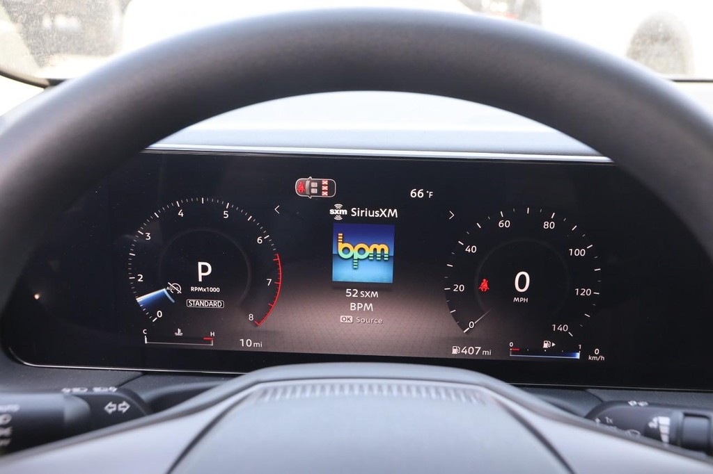 Nissan Sentra Vehicle Image 13