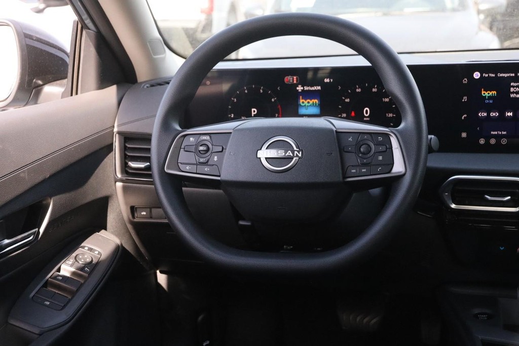Nissan Sentra Vehicle Image 20