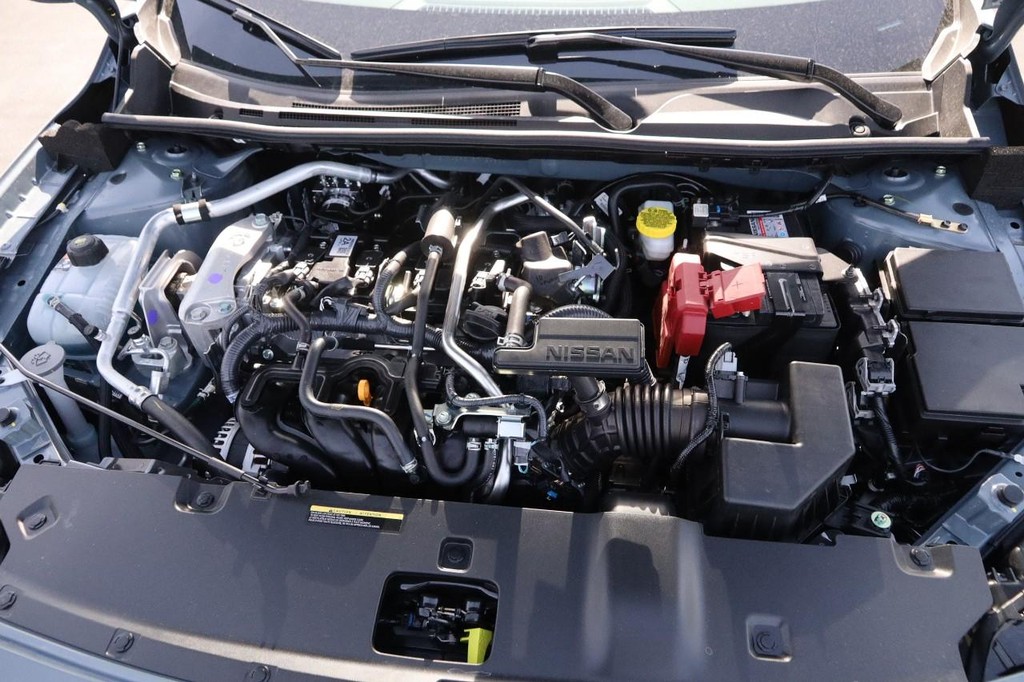 Nissan Sentra Vehicle Image 24