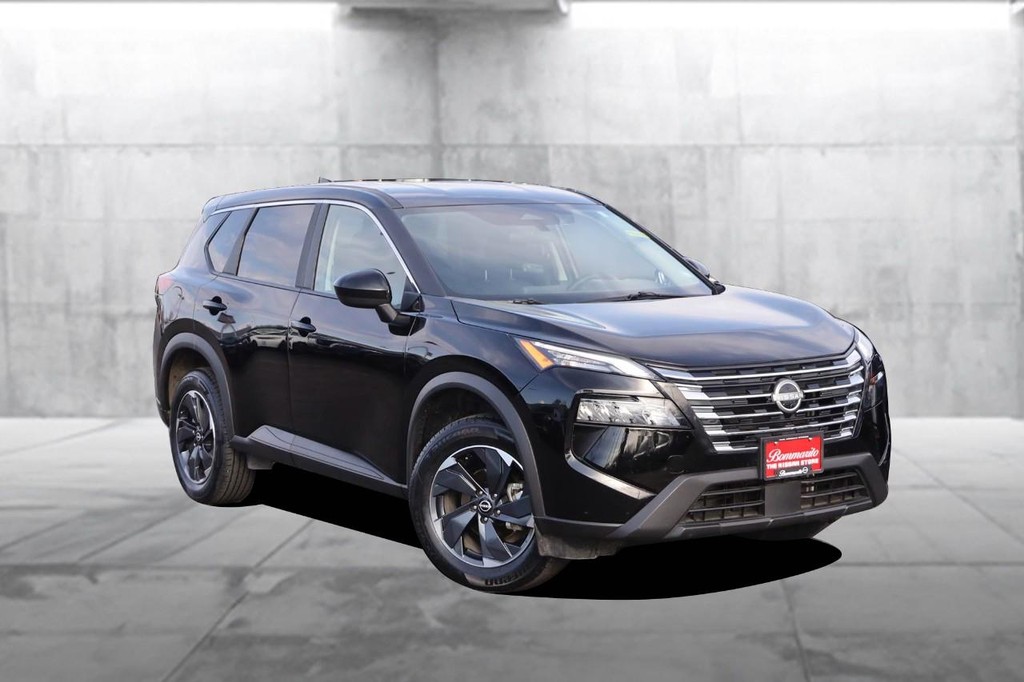 Nissan Rogue Vehicle Image 02
