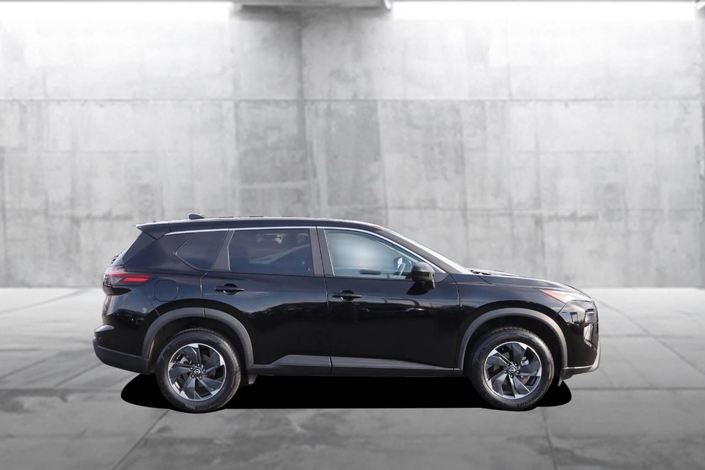 Nissan Rogue Vehicle Image 05