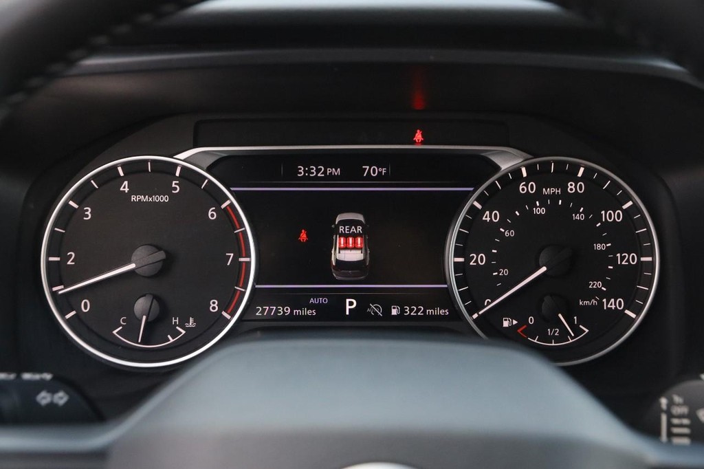 Nissan Rogue Vehicle Image 14