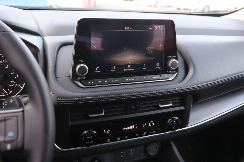 Nissan Rogue Vehicle Image 16