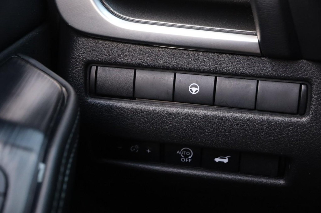 Nissan Rogue Vehicle Image 20