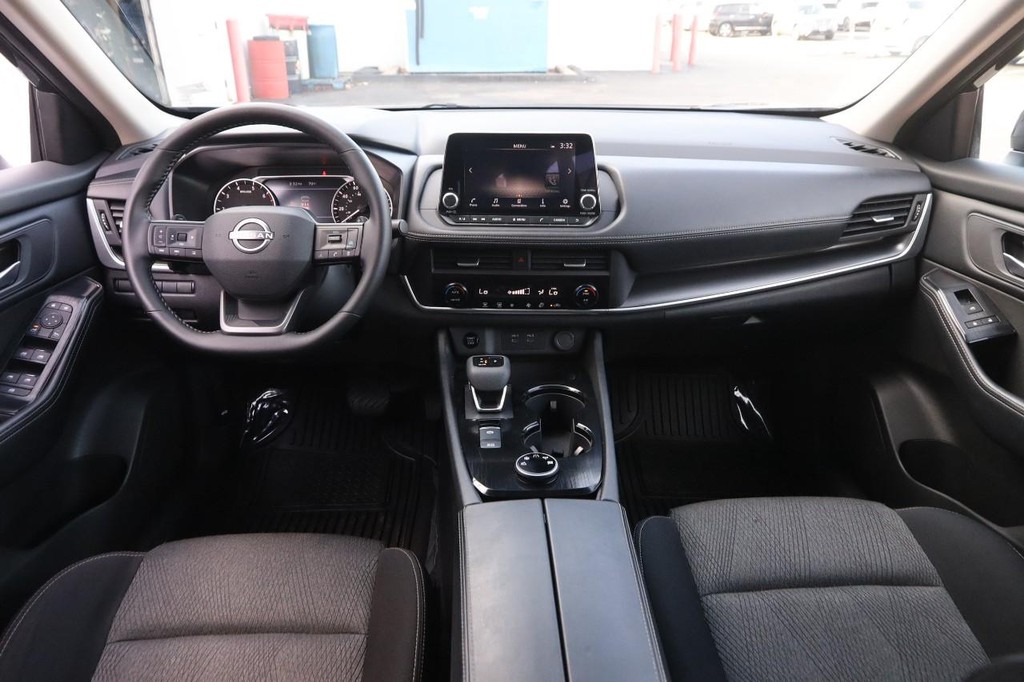 Nissan Rogue Vehicle Image 21