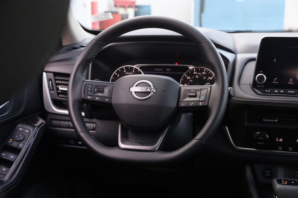 Nissan Rogue Vehicle Image 23