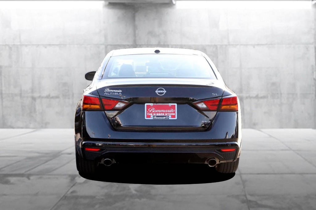 Nissan Altima Vehicle Image 06