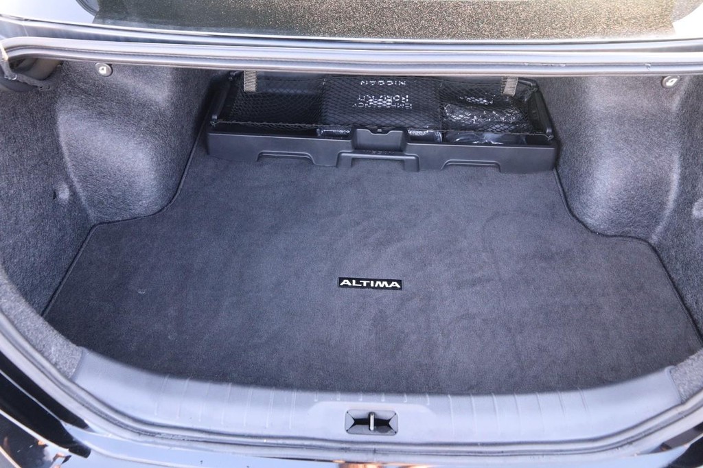 Nissan Altima Vehicle Image 07