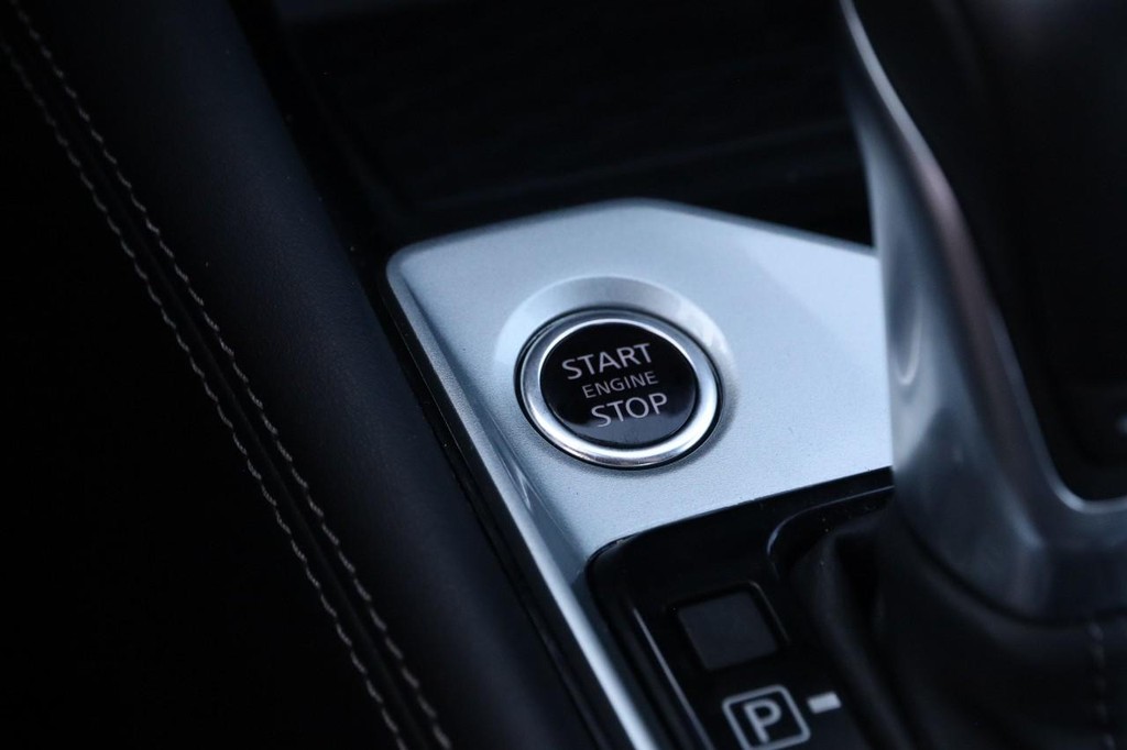 Nissan Altima Vehicle Image 18