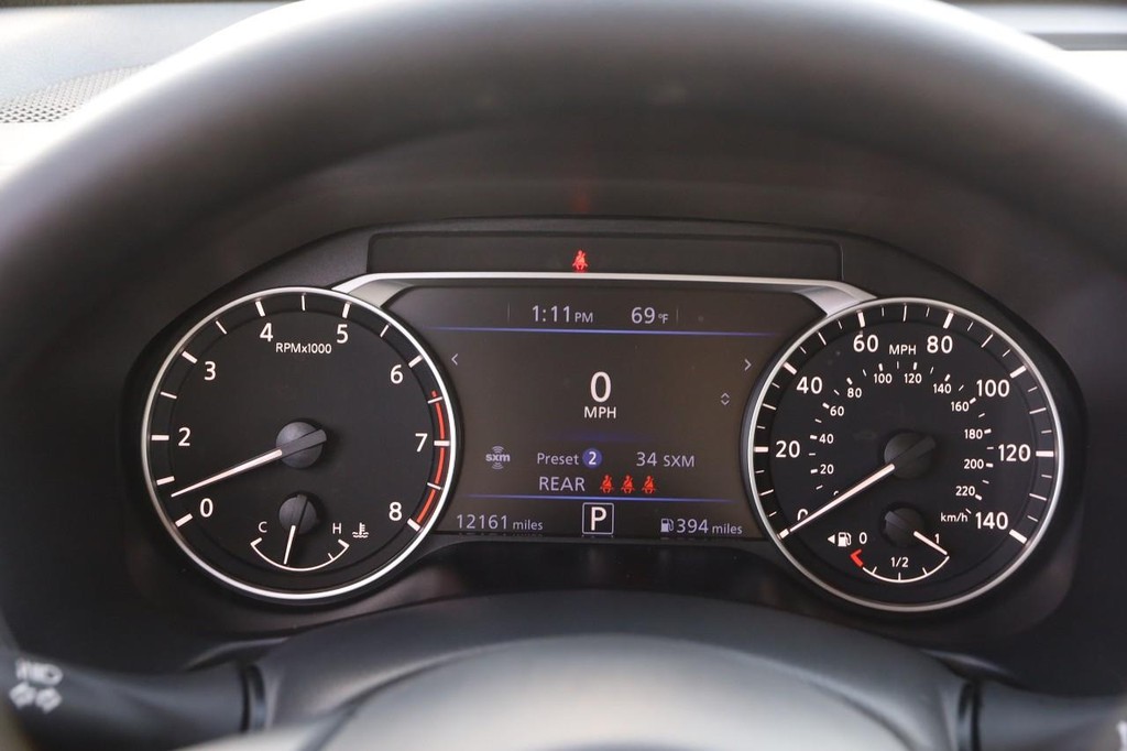 Nissan Altima Vehicle Image 13