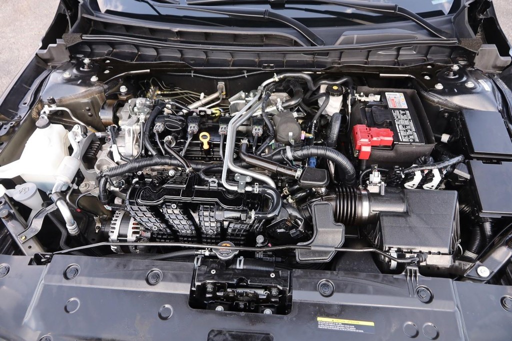 Nissan Altima Vehicle Image 25