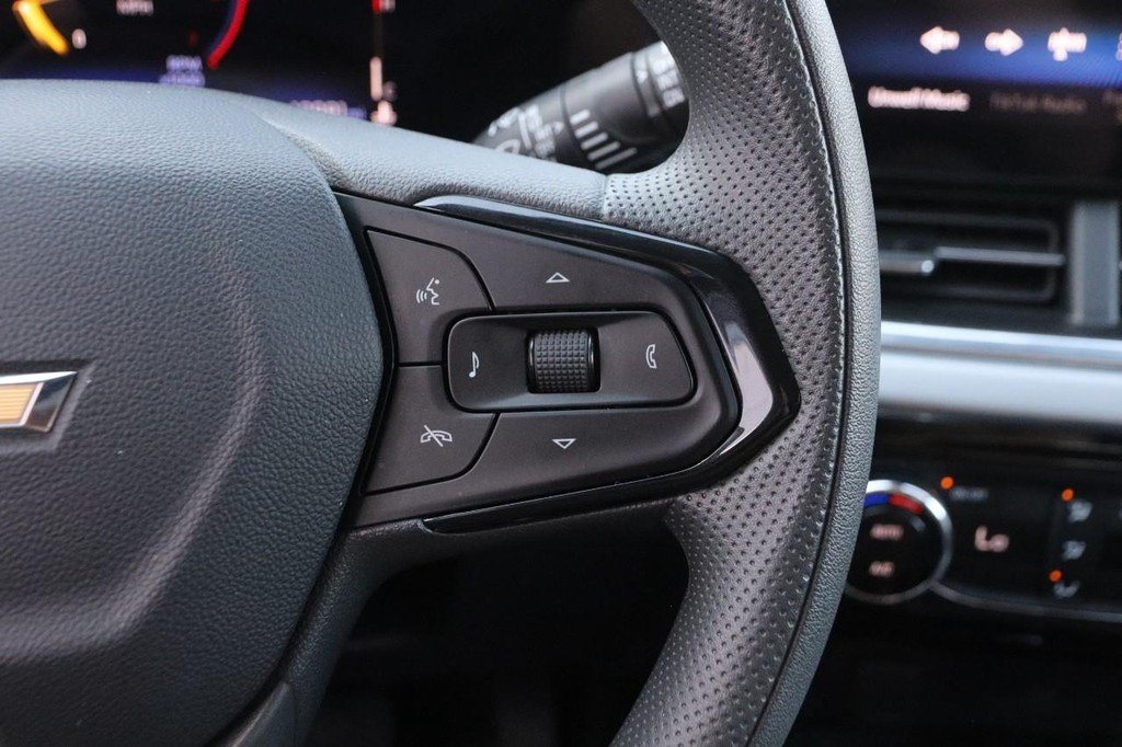 Chevrolet Trax Vehicle Image 12