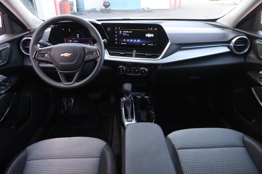 Chevrolet Trax Vehicle Image 19
