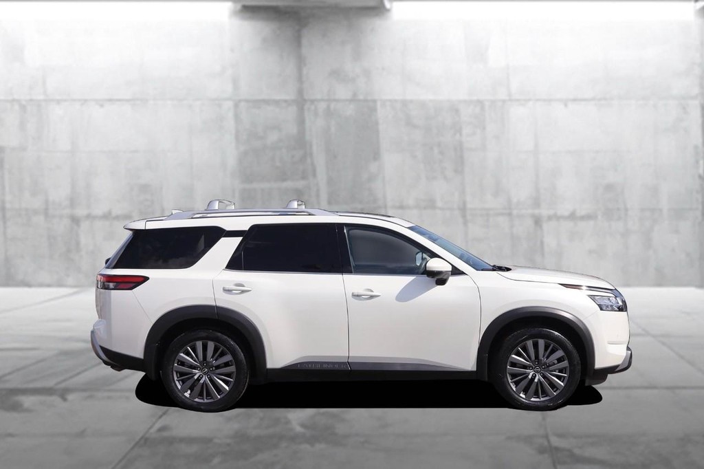 Nissan Pathfinder Vehicle Image 05