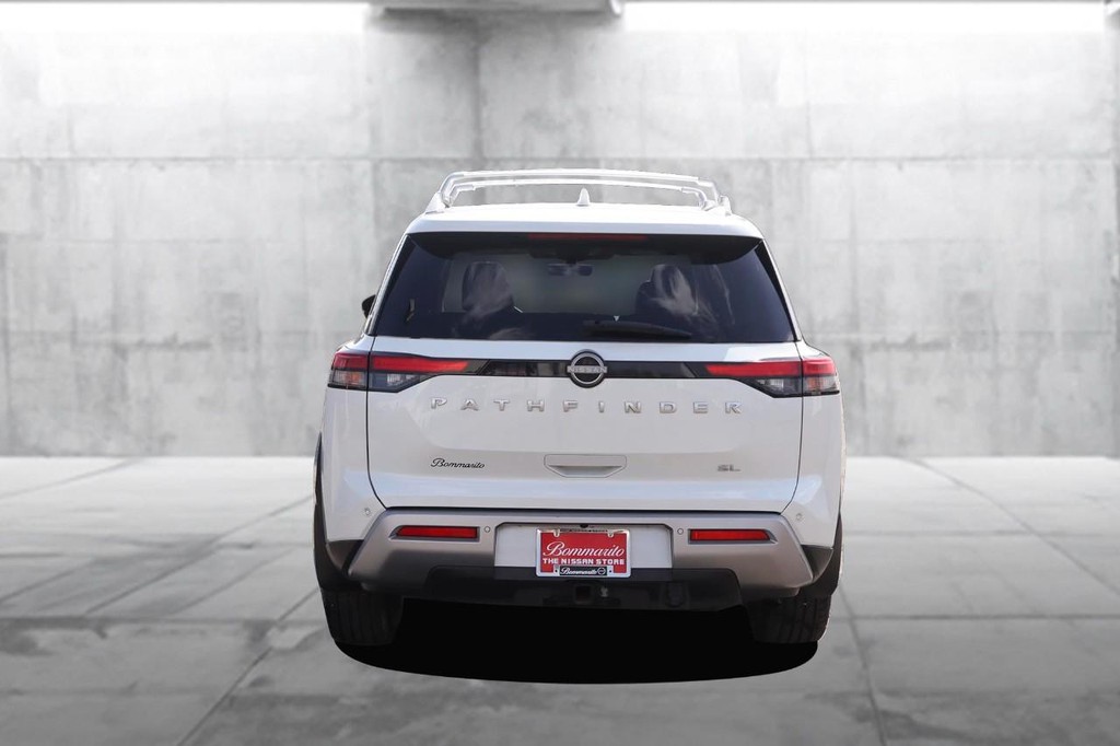 Nissan Pathfinder Vehicle Image 06