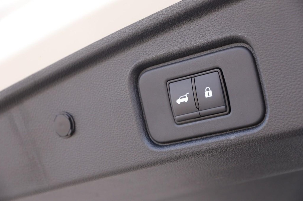 Nissan Pathfinder Vehicle Image 08