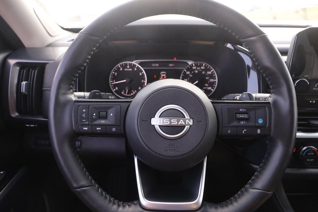 Nissan Pathfinder Vehicle Image 13