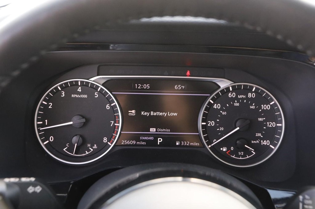 Nissan Pathfinder Vehicle Image 16