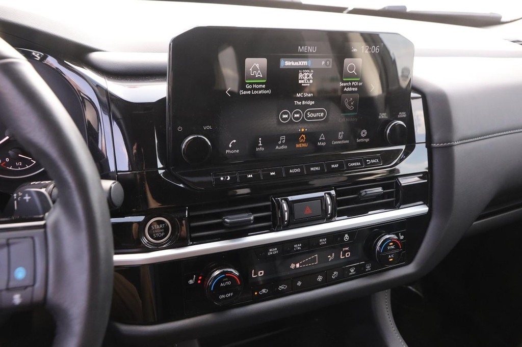 Nissan Pathfinder Vehicle Image 18