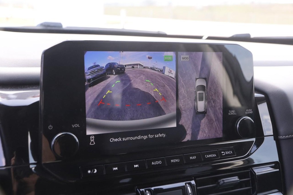 Nissan Pathfinder Vehicle Image 20