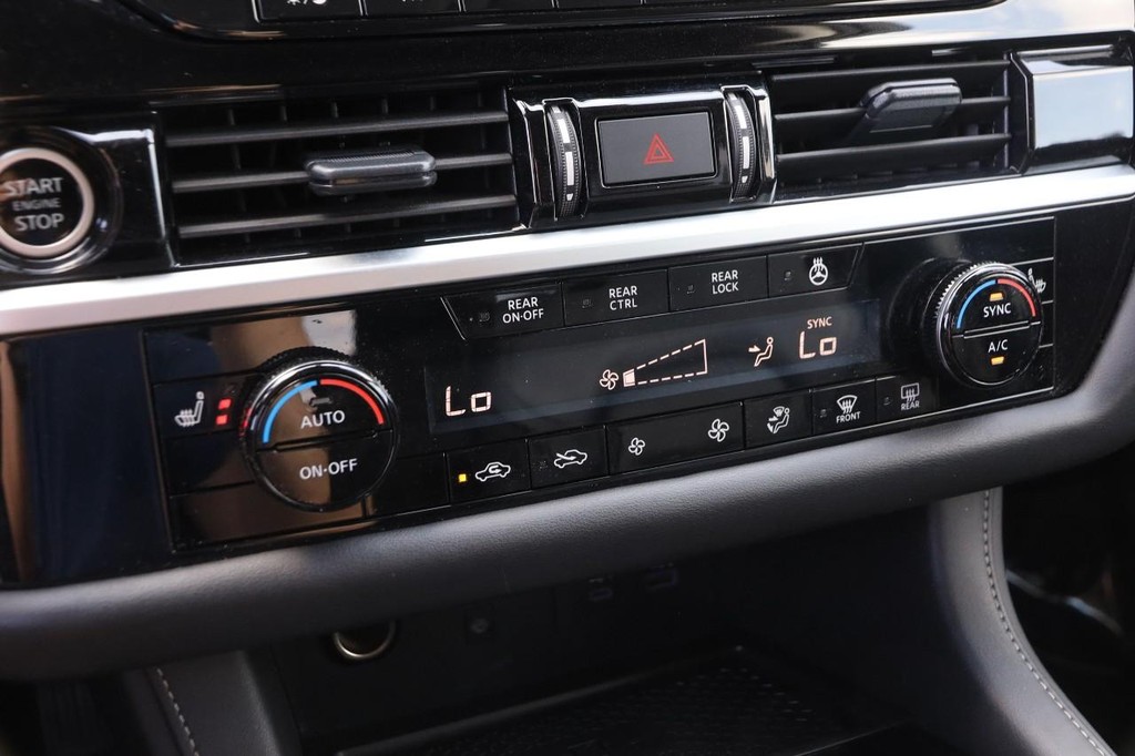 Nissan Pathfinder Vehicle Image 21