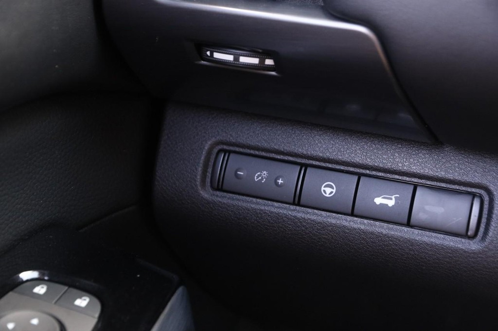 Nissan Pathfinder Vehicle Image 22