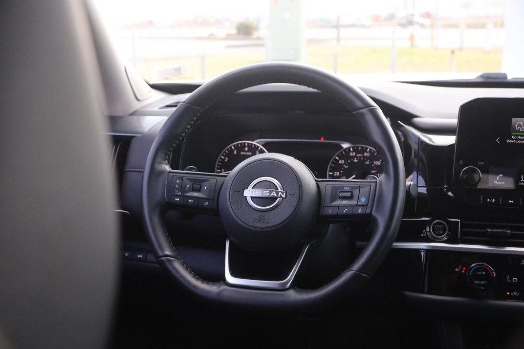 Nissan Pathfinder Vehicle Image 25