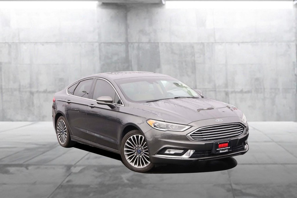 Ford Fusion Vehicle Image 02