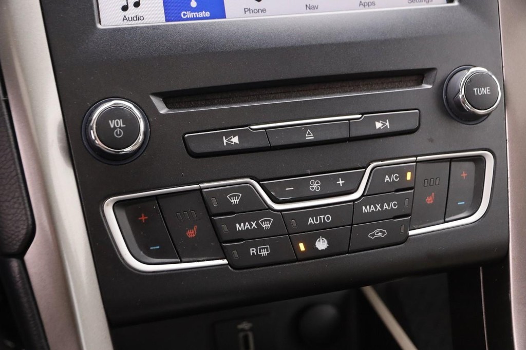 Ford Fusion Vehicle Image 19