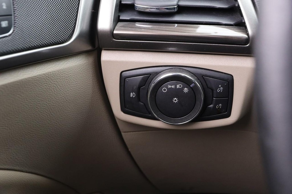 Ford Fusion Vehicle Image 20