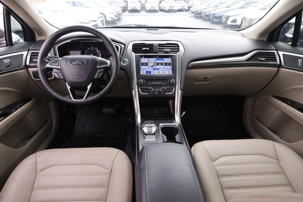 Ford Fusion Vehicle Image 21