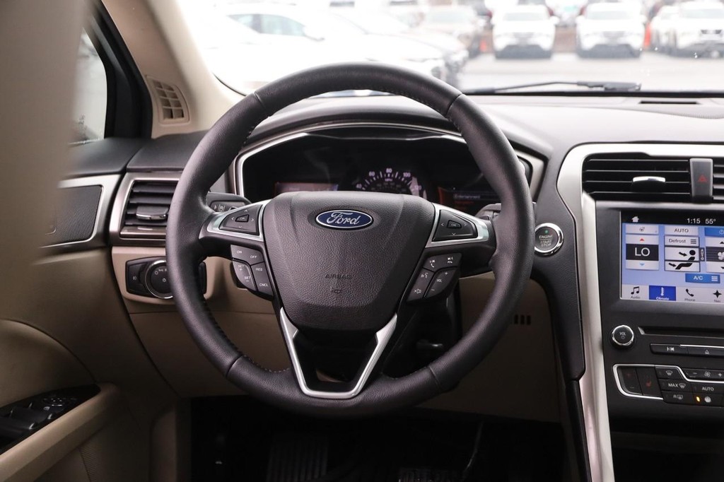 Ford Fusion Vehicle Image 23